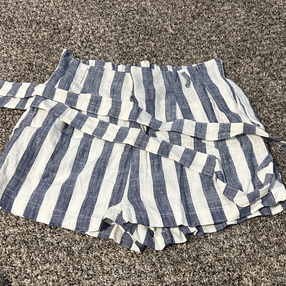Striped Blue and White Women's Shorts size M. - Picture 1 of 2